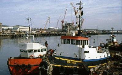 MIKEY DEV-SARAH D 110494a.jpg