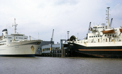 Hull docks c #.jpg