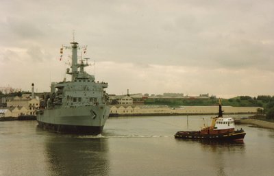 HMS Intrepid June 1990.jpg
