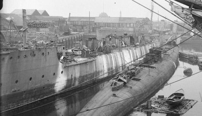 H 60 and K class sub 2a.jpg