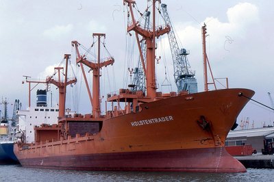 HOLSTENTRADER 270682a.jpg