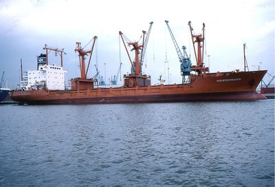 HOLSTENTRADER 270682b.jpg