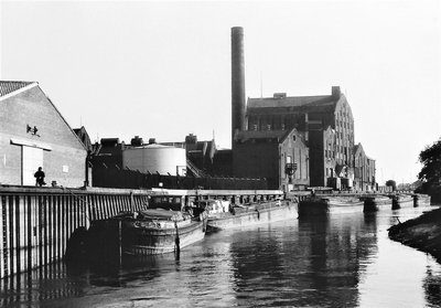 RIVER HULL - 1978.jpg