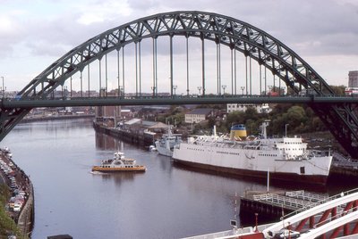 Tyne Bridge Feb 1989.jpg