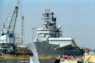 Illustrious, Portsmouth, 29 August 1998 (1)_1.jpg