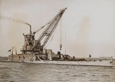 Humber crane salvage ship Frank Rijsdijk.jpg