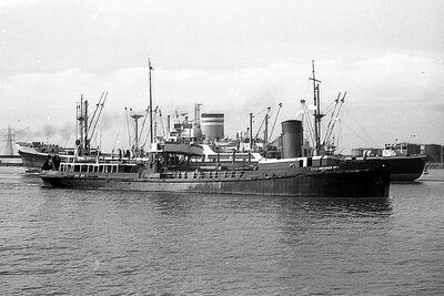 t.c.c. dredger no. 1 160975 x3 + andriana i.jpg