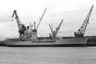 grey rover 080975.jpg