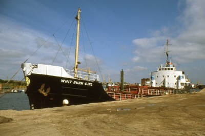 WHITBURN GIRL 160788a.jpg