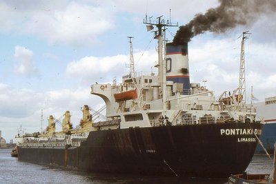 PONTIAKI DOXA 220390a.jpg