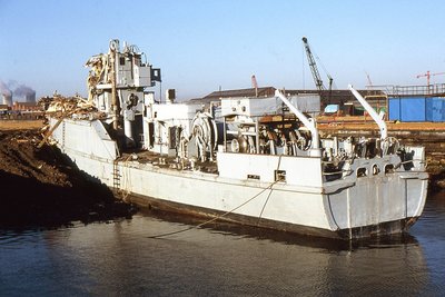 HMS WALKERTON 120191a.jpg