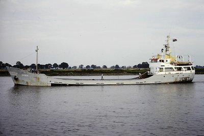 OMNIA 190879a.JPG