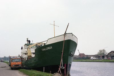 challenger ex stuwadoor 05-1983.jpg