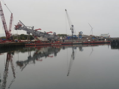 barge.JPG