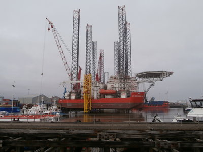 gms endeavour & walk to work.JPG