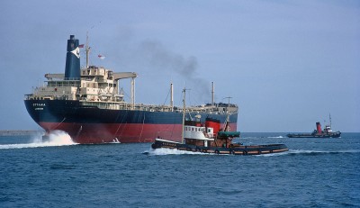 Ottawa plus tugs .jpg