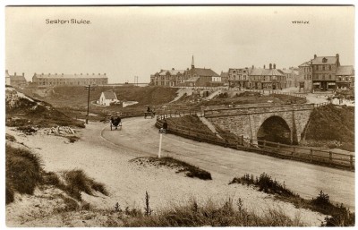 SEATON SLUICE OLD BRIDGE.jpg
