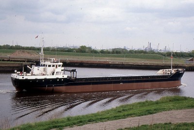 FRI RIVER 170506b.jpg