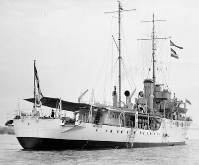 Grimsby sloop mine rails.jpg