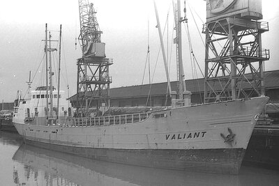 valiant 060475.jpg
