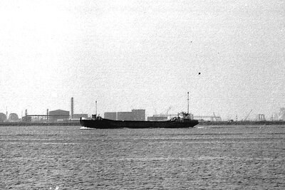 thames bay 090875.jpg